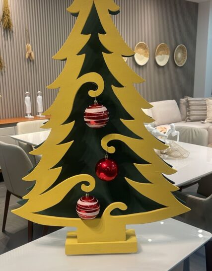 Arbol Amarillo Adornado