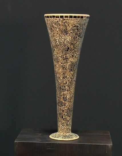 FLORERO ALTO CON FRAGMENTOS DE VIDRIO