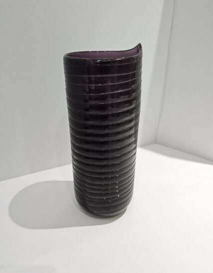 Florero en Vidrio con Boquilla Violeta