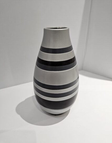 Florero Medio Franjas Gris Negro