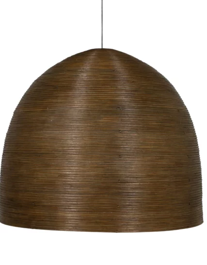 Lámpara Spiral Rattan Dome: Diseño de cúpula en ratán marrón con textura natural y luz suave para un ambiente acogedor.