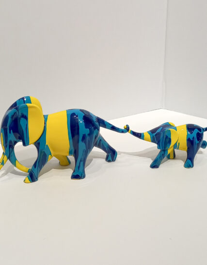 Mother and son Elephants bicolor